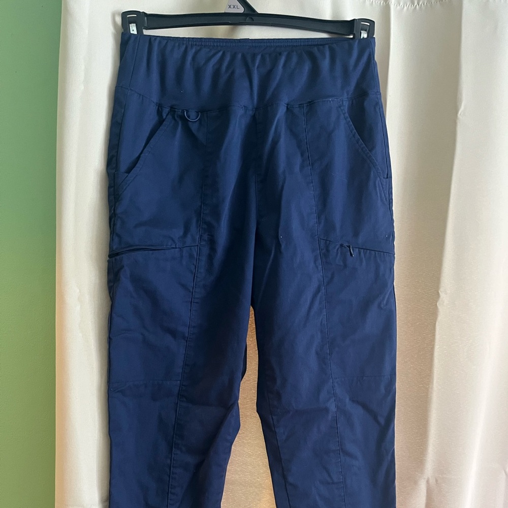 Woman’s Uniform Advantage Butter Soft Straight Leg Scrub Pants Small